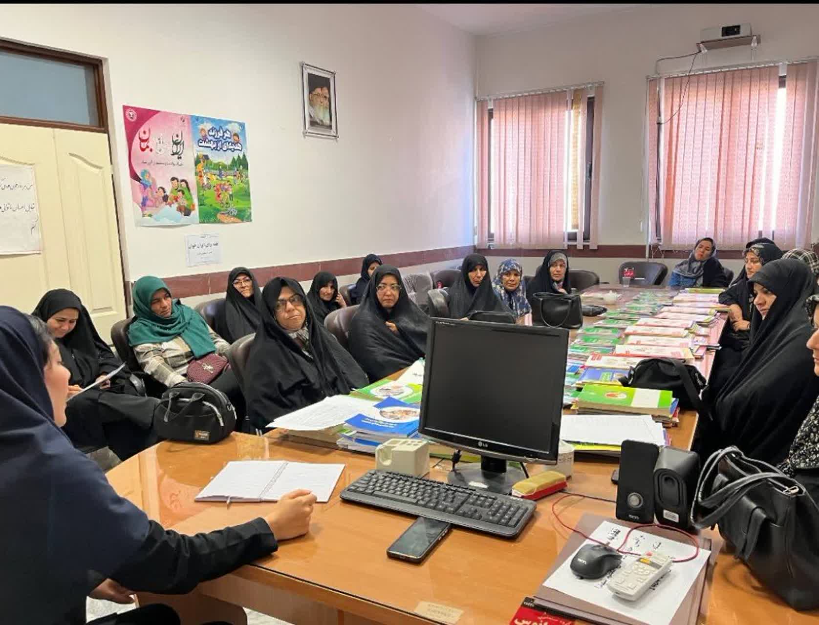 برگزاری کارگاه خودمراقبتی در سلامت روان ویژه داوطلبین سلامت در بجستان